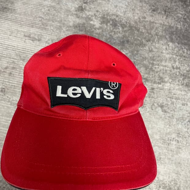 Vtg Levis CAP