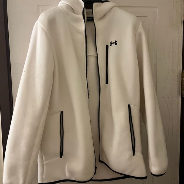 언더아머 후리스