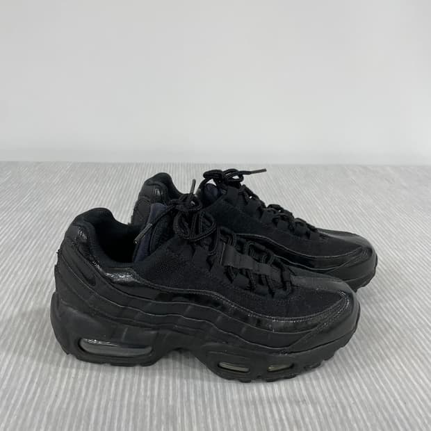 698) 나이키 에어맥스 95 트리플 블랙 225mm