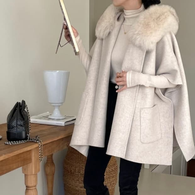 사가폭스 퍼 후드 케이프 코트 판초