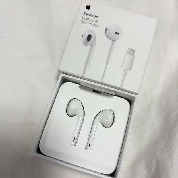 애플 정품 라이트닝 8핀 유선 이어폰 팝니다