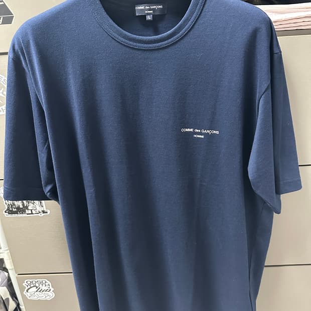 (L) 꼼데가르송 옴므 반팔 네이비