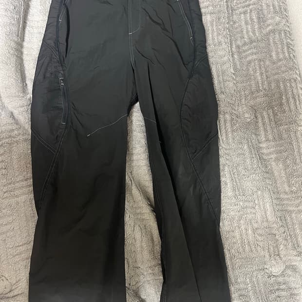 HYEINSEO PANELED PANTS