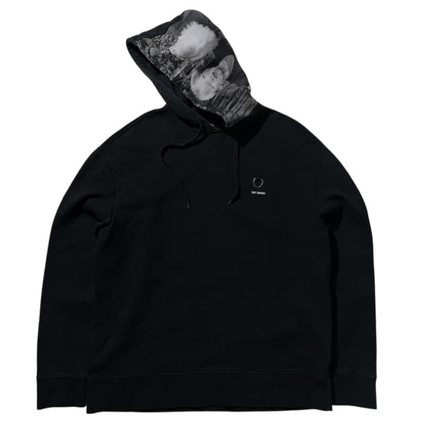 라프시몬스 x 프레드페리 시그니처 로고 후드 