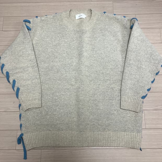 루즈핏 울 니트 스웨터 / 사이드 레이스업 디테일 / L