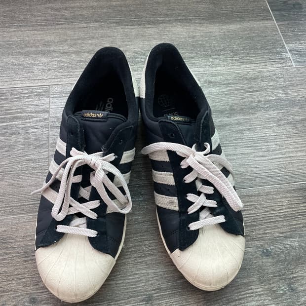아디다스 슈퍼스타82 검흰 275