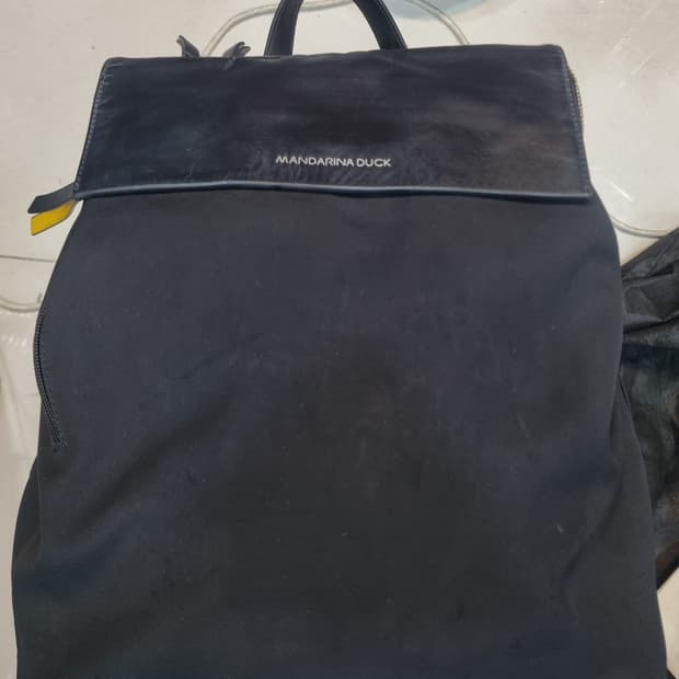 만다리나덕 블랙 백팩