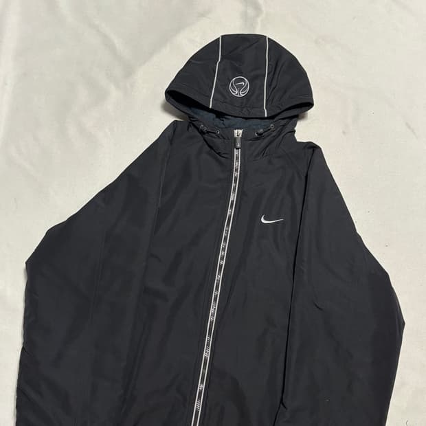 XL 나이키 올드스쿨 솔로 스우시 점퍼