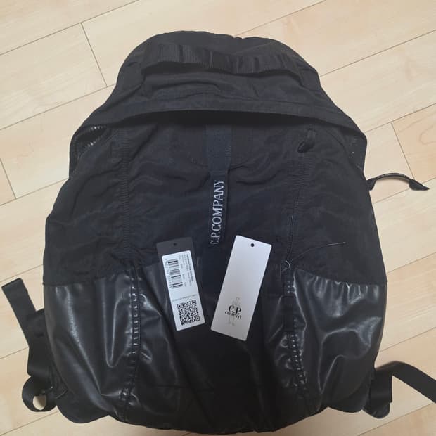 CP컴퍼니 25FW 나일론 백팩 S급 택보유