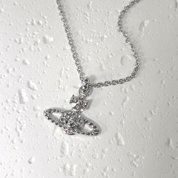 비비안 웨스트우드 마이페어 바스 릴리프 목걸이