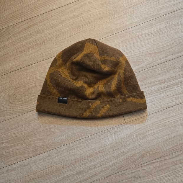 아크테릭스 라이트웨이트 그로토토크 비니 렐릭 유콘