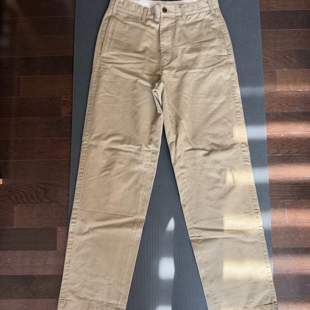 유니클로 스트레이트 치노 팬츠 브라운 76 사이즈 새상품 판매합니다. ㅑ