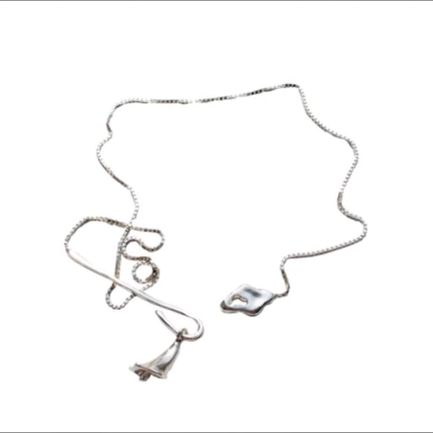 인오도르 loop calla necklace