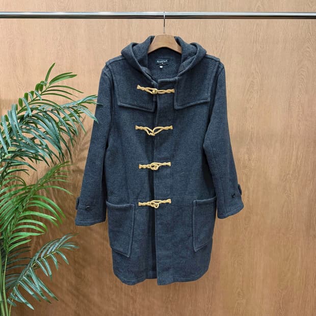 마가렛호웰 후드 더플 코트 토글 여밈 디테일 레귤러핏 차콜 그레이