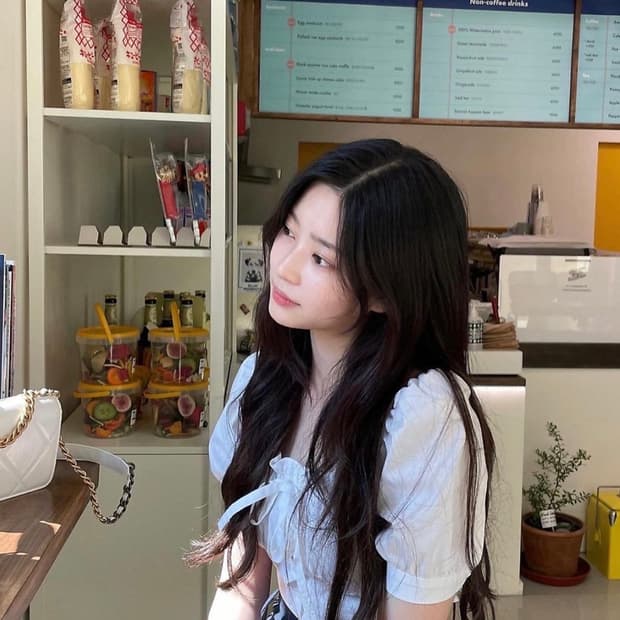 [민주착용] 낫유어로즈 스퀘어 크롭 탑