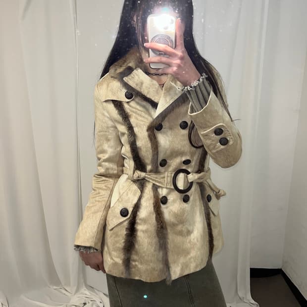 베이지 래빗퍼 트리밍 코트