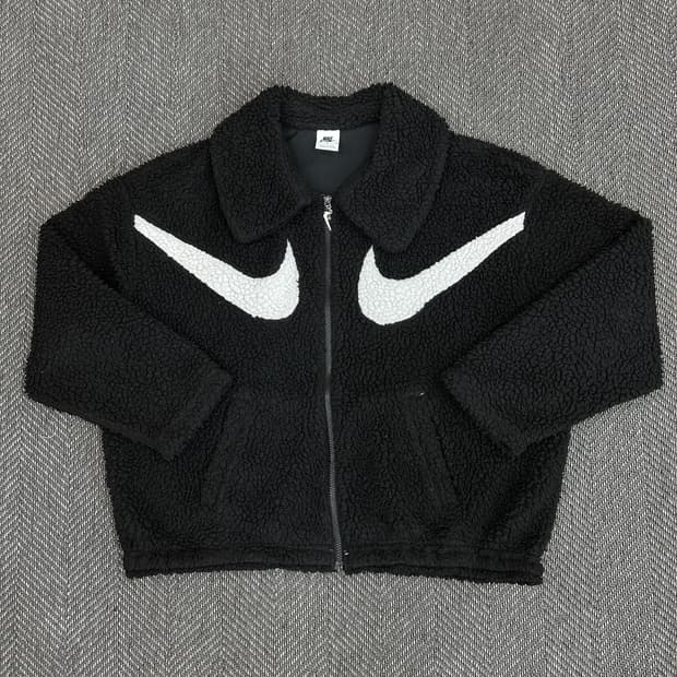 나이키 스우시 뽀글이 집업 블랙