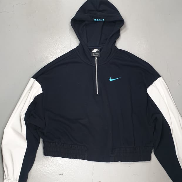 나이키 블랙/화이트 크롭 후드티xl