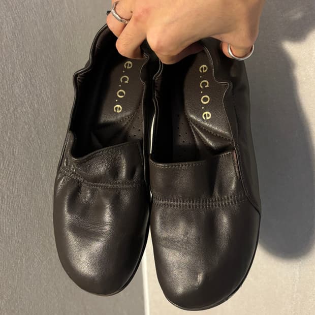 Ecoe 레더 플랫슈즈