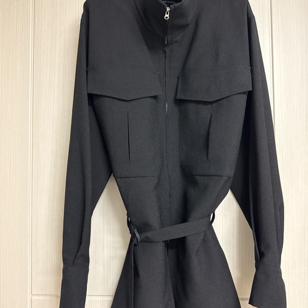 pocket zip up jacket - black