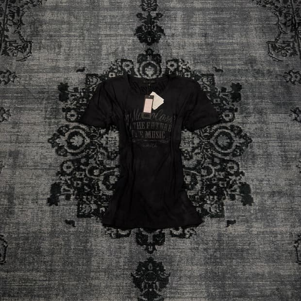 In the attic 00s lettering ribbed t shir