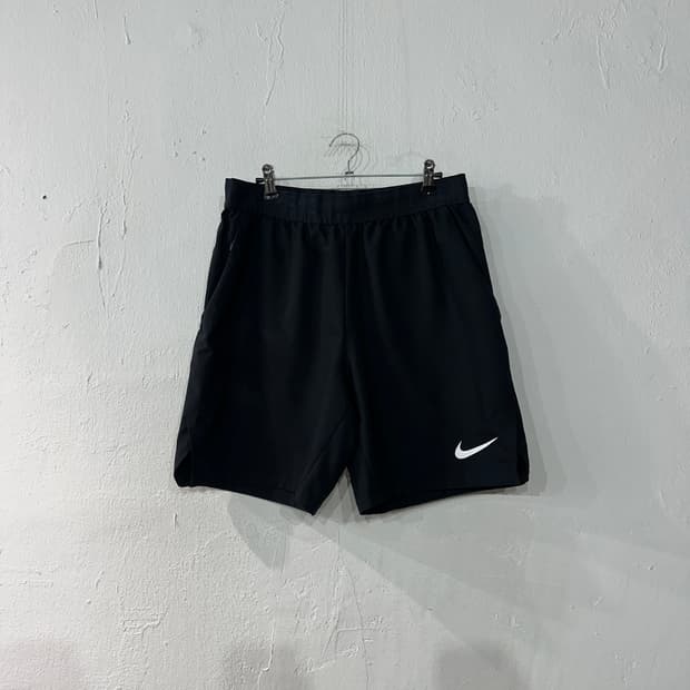 나이키 드라이핏 반바지 L