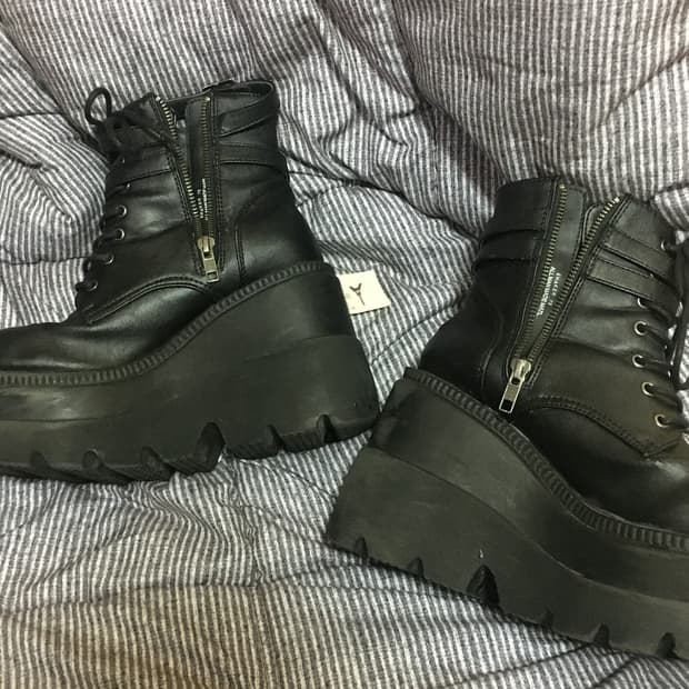 데모니아 검정 플랫폼 슈즈 240