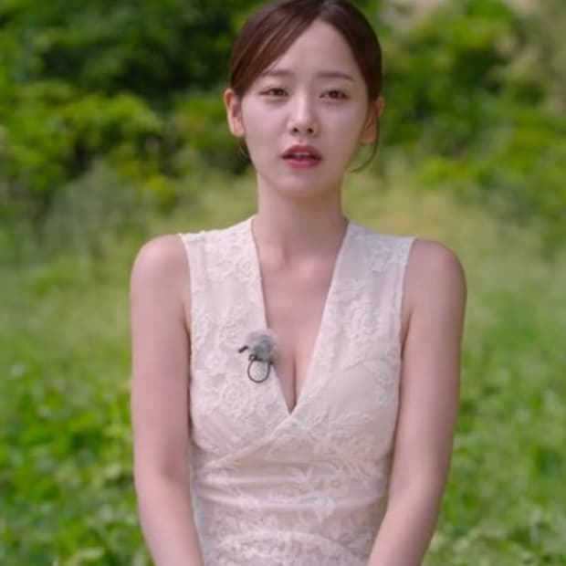 앤아더스토리즈 화이트 레이스 원피스 (솔로지옥 함예진 착용)