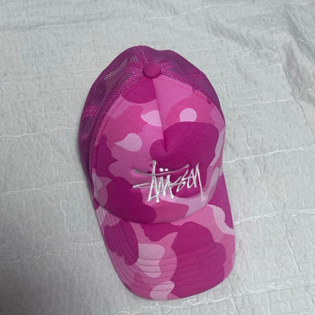 스투시 베이프 트러커 캡 핑크