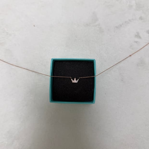 제이에스티나 왕관 목걸이