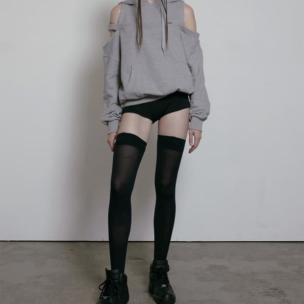 보헤미안서울 CUT OUT OFF SHOULDER HOODIE