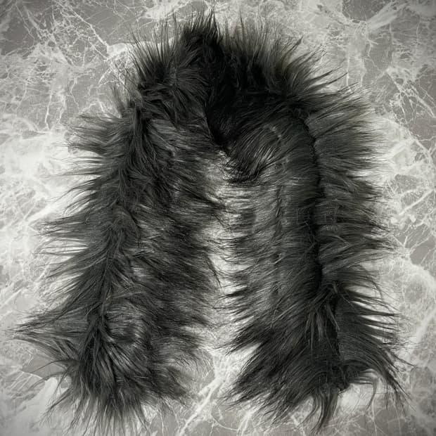 Grey collar fur muffler