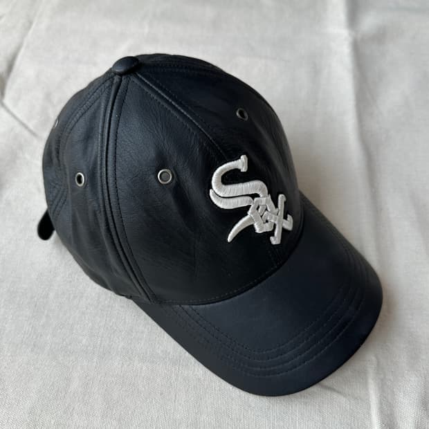 시카고 화이트삭스 소가죽 카우레더 볼캡 블랙 MLB