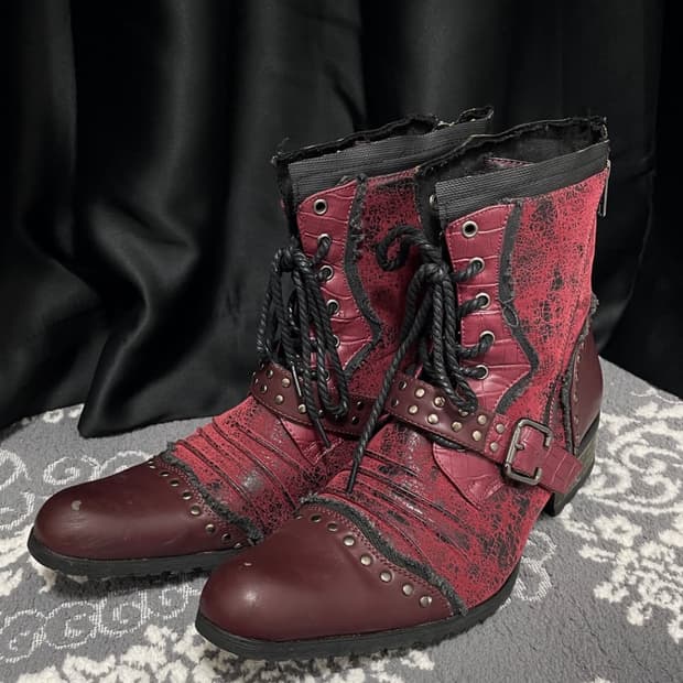 (하자있음)Lovehunter Studded Gothic Boots
