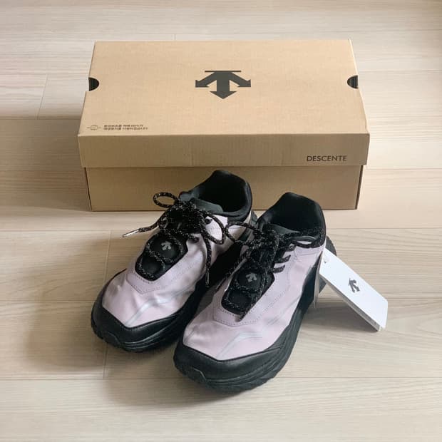 (새상품) 데상트 터레인디 운동화 라벤더 235