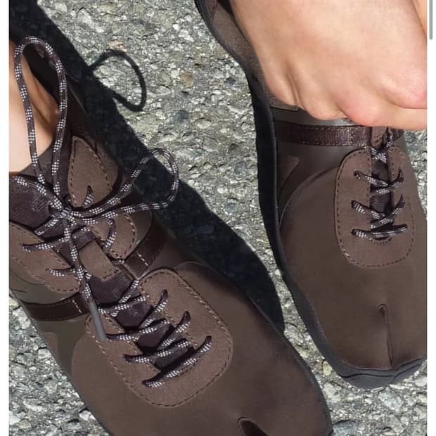 자라 플랫 스포츠 슈즈