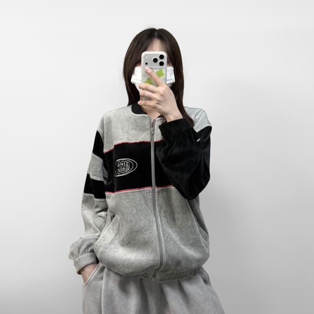 미스치프 빅 로고 벨벳 트랙 자켓