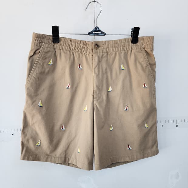 폴로 베이지 반바지