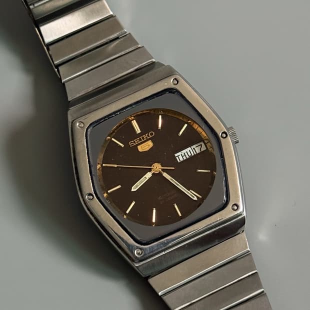 vintage SEIKO 5 Automatic metal watch