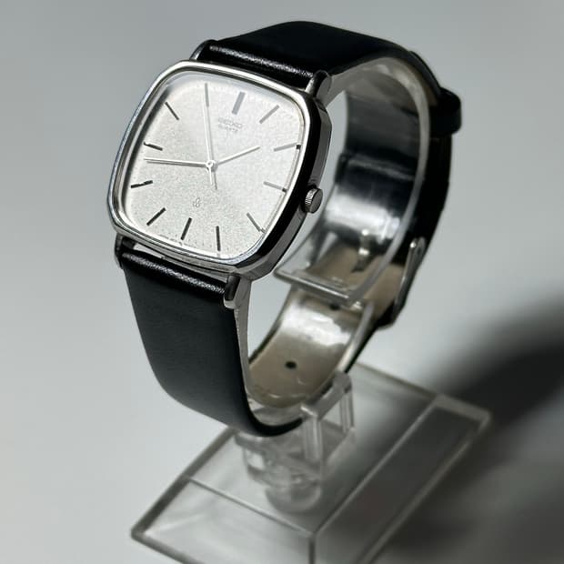 SEIKO quartz square