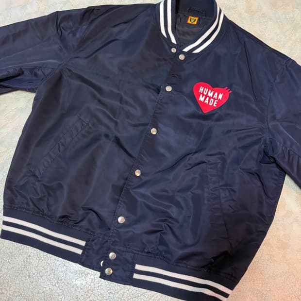 [L]휴먼메이드 나일론 스타디움 자켓 - 네이비
