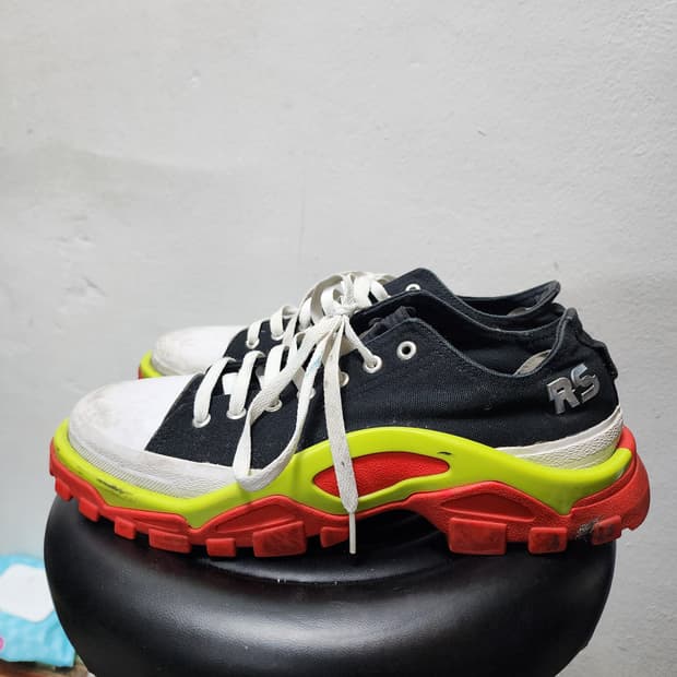 아디다스 x 라프시몬스 디트로이트 오즈위고 스니커즈