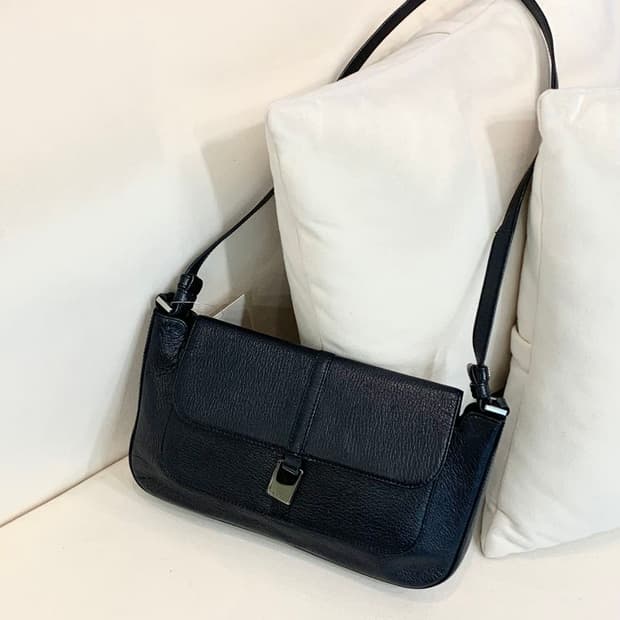 셀린느 레더 숄더백 (정품)