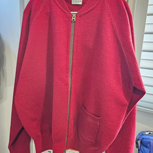 비헤비어 c2 가디건 레드