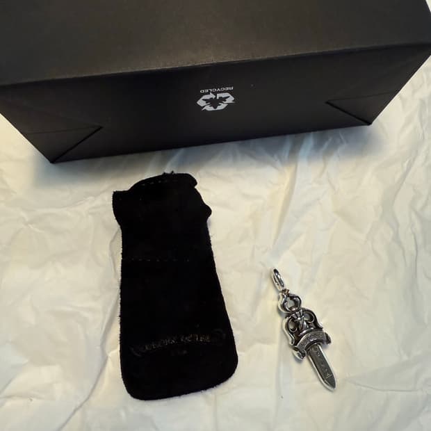 새상품 크롬하츠 더블 대거 펜던트 25년 구입