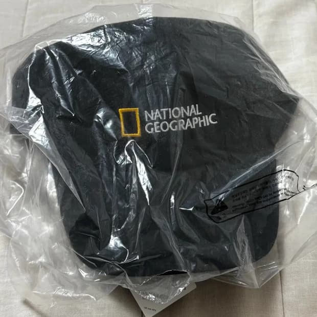 네셔널지오그래픽 스몰 로고 캡 모자 새상품 블랙
