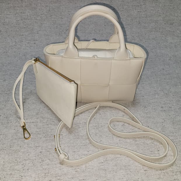 보테가베네타 아르코 미니백 팝니다