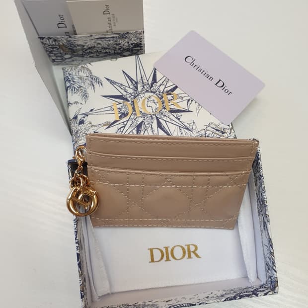 디올 카드 지갑 팔아요