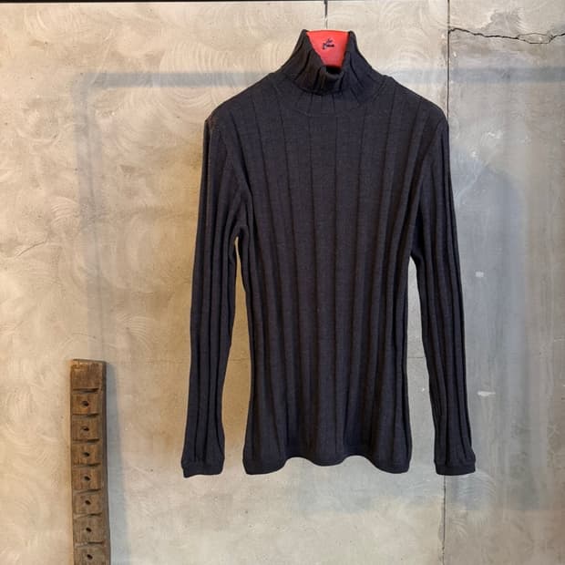 아르마니 꼴레지오니 터틀넥 니트 100