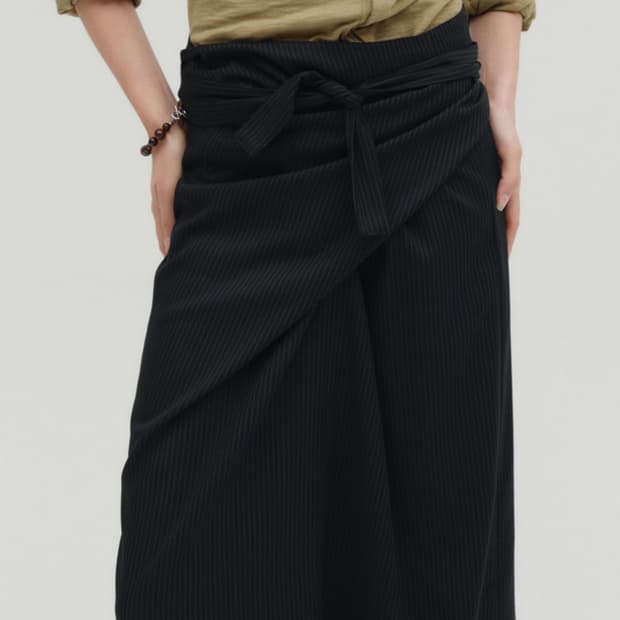 솔티페블 - STRIPE WRAP SKIRT [NAVY]